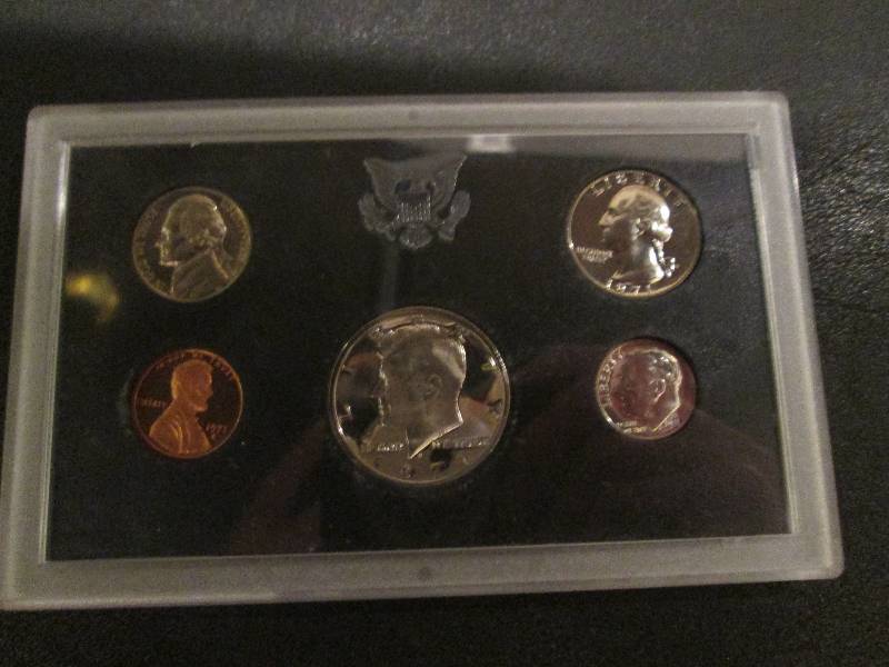 lot 118 image: 1971 S United Stated Proof Set...