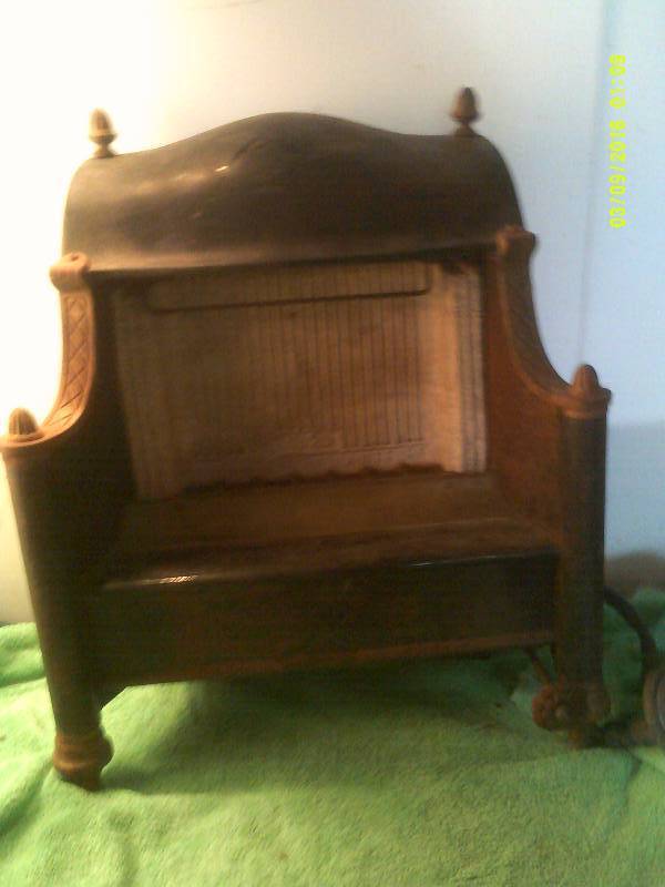 ANTIQUE PROPANE STOVE
