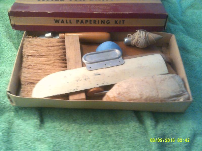 ANTIQUE WARDS WALL PAPER KIT