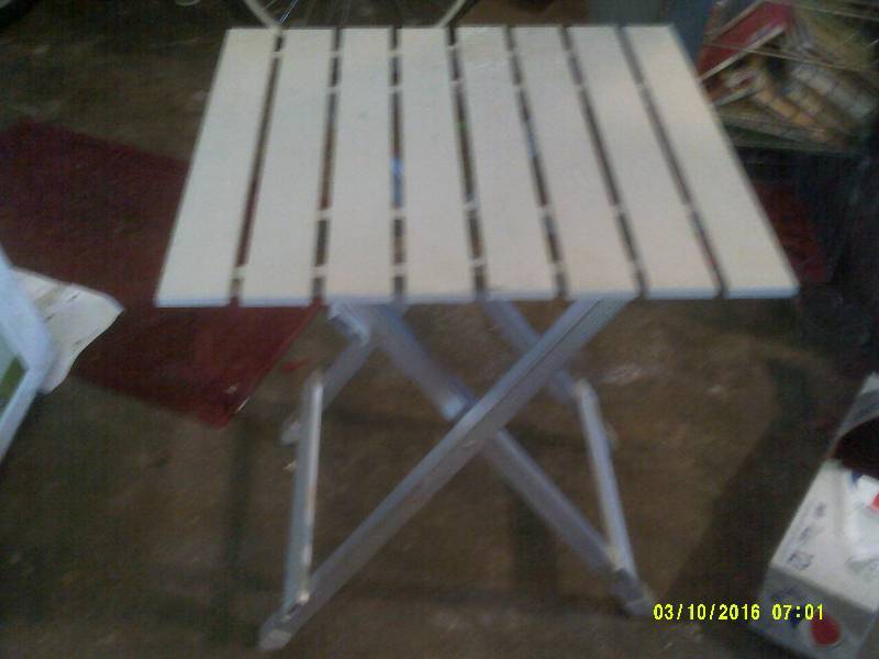 ALUMINUM PONTOON TABLE
