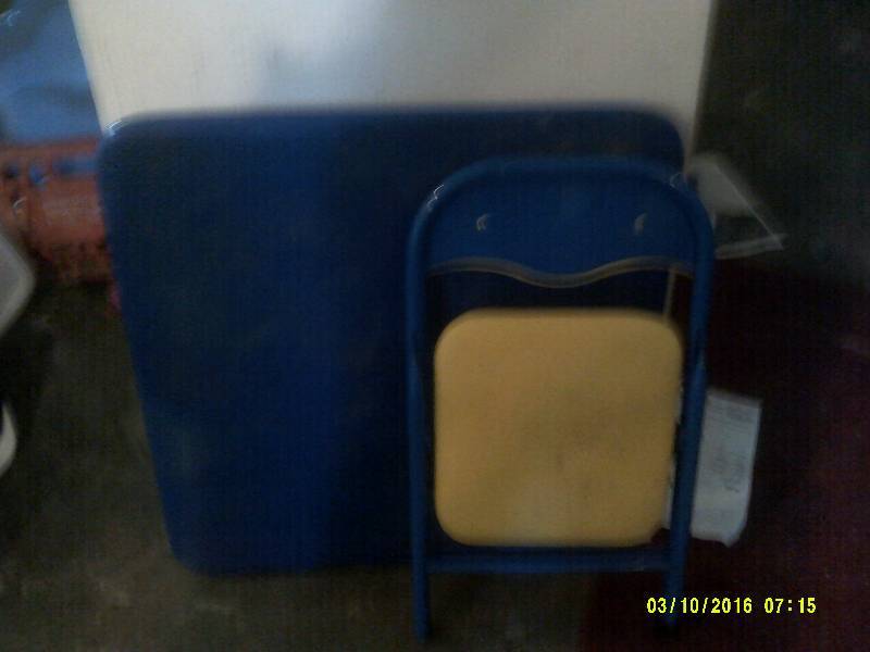 CHILDS CARD TABLE AND 1 CHAIR