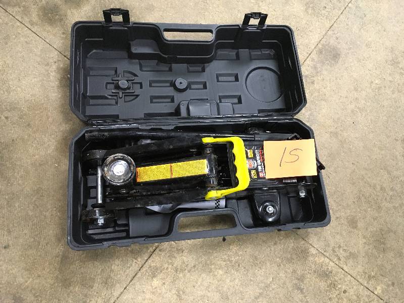 lot 15 image: Torn 2 Ton Hydraulic Jack with 360 Degree Handle  open box not used