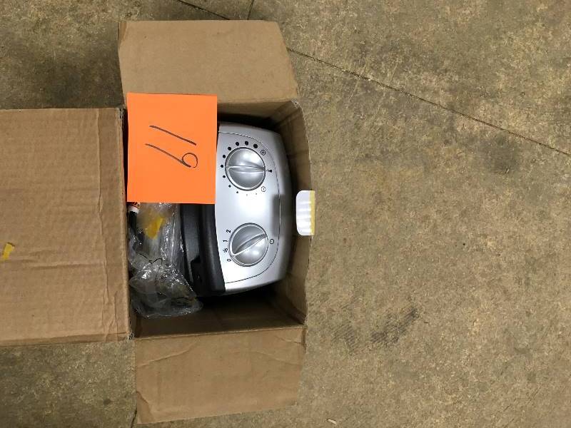 lot 19 image: Lasko 754200 Ceramic Heater  open box not used