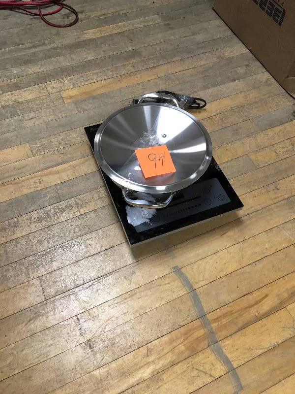 lot 94 image: Tranmontina Cook Top with Pan and Top   open box not used