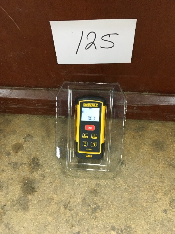 lot 124 image: Dewalt Distance Measurer Cross-Line Laser Level DW03050