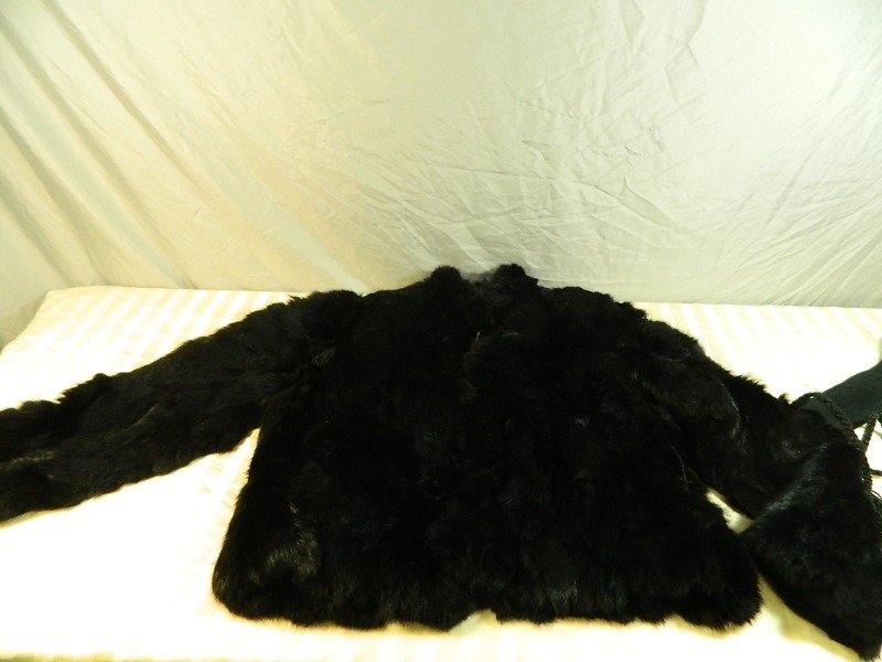 lot 15 image: Fur Coat