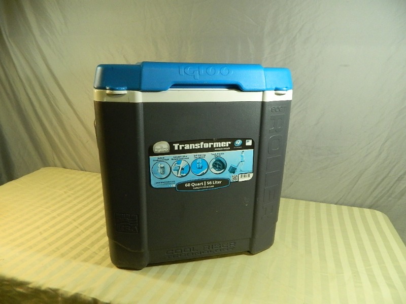 lot 40 image: Igloo Transformer Cooler