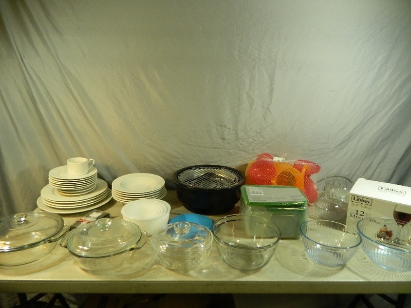 lot 97 image: Anchor, Pyrex, More
