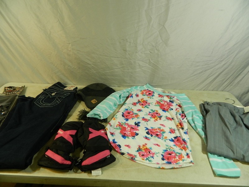 lot 103 image: Assorted Clothing