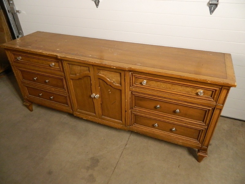 lot 153 image: Large 9 Drawer Dresser