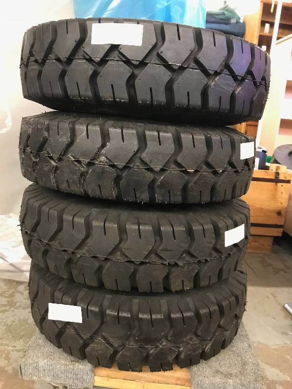 SET OF 4 FLOOR CLEANER TIRES