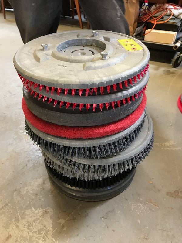 LOT OF 15 SCRUBBER PADS  HOLDERS