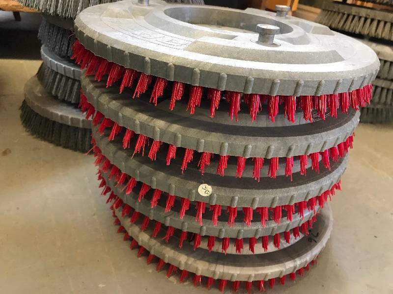 LOT OF 12 SCRUBBER PAD HOLDERS