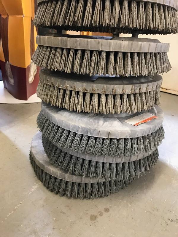 LOT OF 12 SCRUBBER PAD HOLDERS