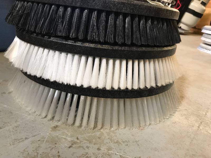 LOT OF 15 SCRUBBER PADS  HOLDERS