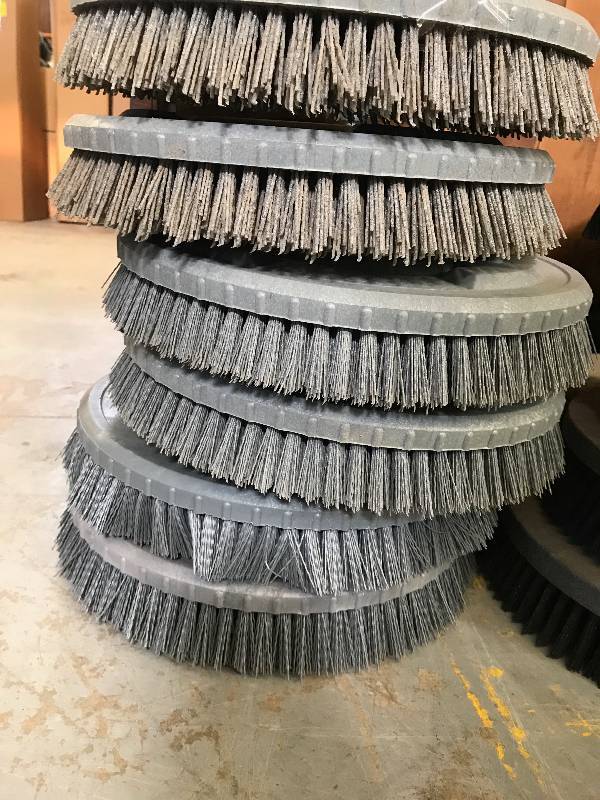 LOT OF 13 SCRUBBER PAD  HOLDERS