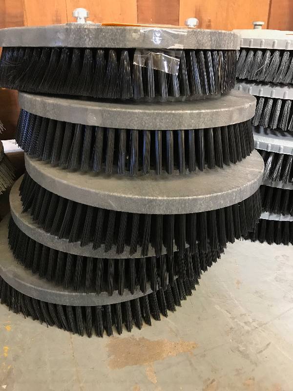 LOT OF 13 SCRUBBER PADS  HOLDERS