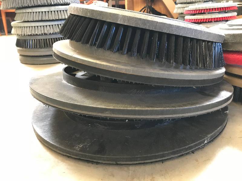 LOT OF SCRUBBER PADS  HOLDERS