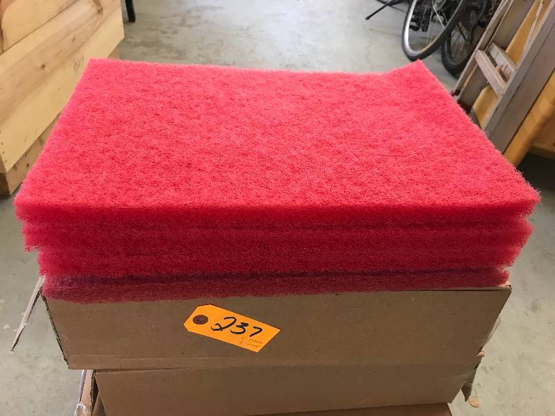 LOT OF RECTANGULAR FLOOR SCRUBBER PADS