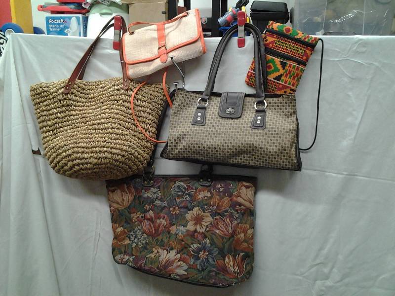 Lot Of Assorted Handbags & Totes (Natural Fiber & Cloth)