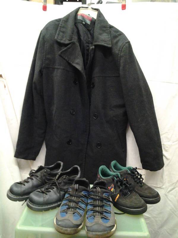 Mens Coat NEW With Tags Size L, 3-Pair Mens Shoes (9-10)