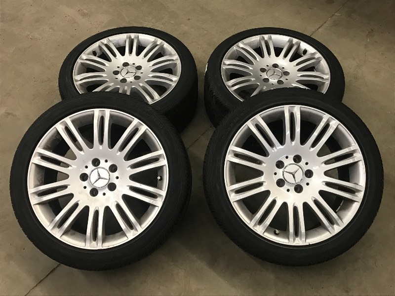 lot 4 image: (4) Mercedes 18 Wheels With Contin...