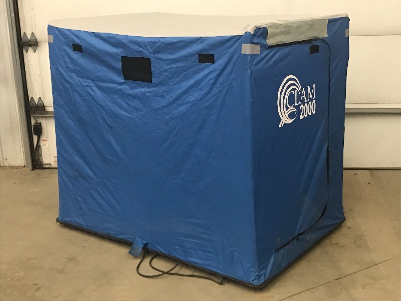 lot 2 image: Clam 2000 Portable Ice Fishing Sh...