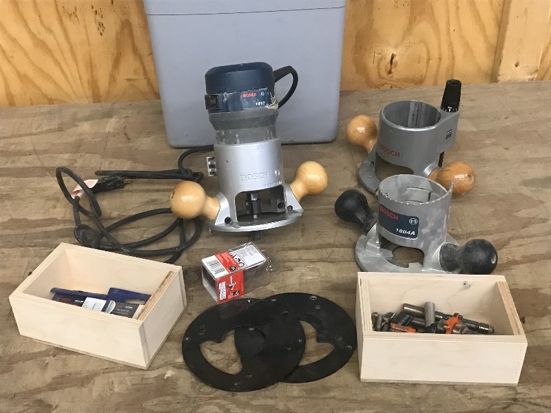 lot 26 image: Bosch 1617 Handheld Router With Acc...