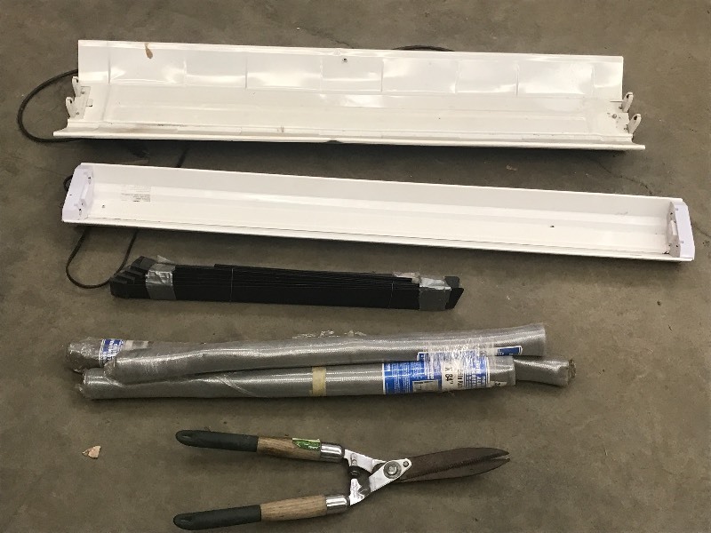 lot 36 image: Lot Of (2) 48 115Volt Shop Lights...