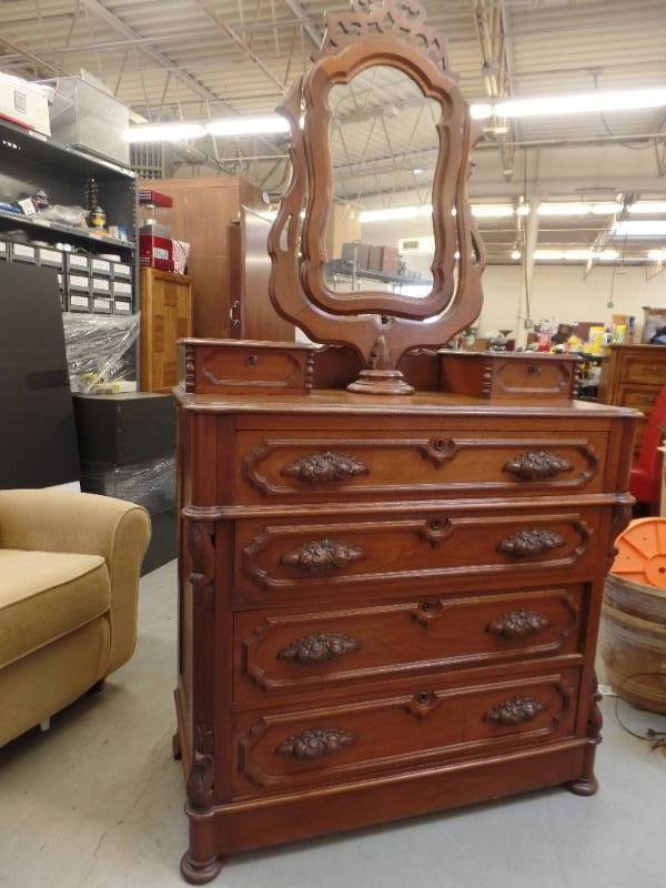 ANTIQUE FOUR DRAWER CHEST WITH MIRROR