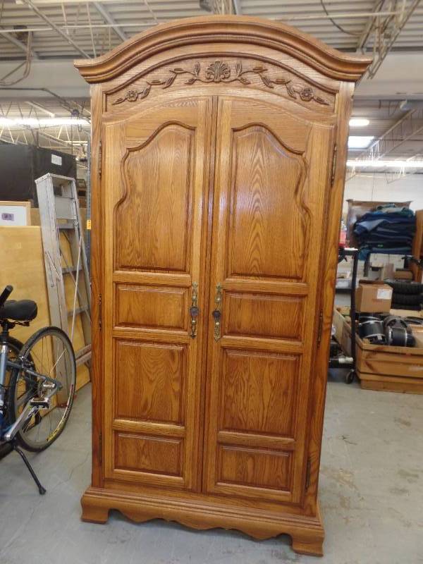 OAK FRENCH STYLE ARMOIRE