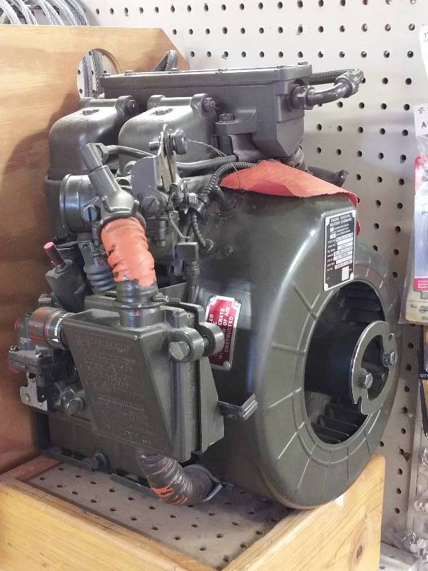 lot 1 image: Military 3HP Gasoline Engine