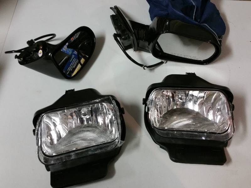 lot 7 image: Replacement Mirrors and Lights