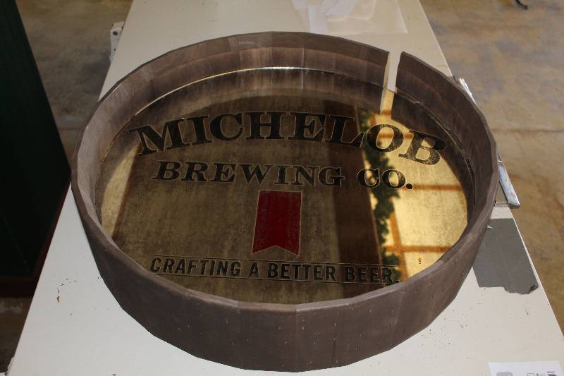 lot 19 image: Michelob Beer Barrell Mirror