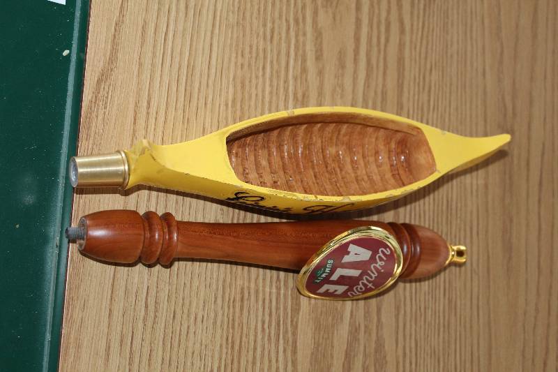 lot 26 image: Lot of (2) Beer Taps - Leinies Honey Weiss, Summit Winter Ale