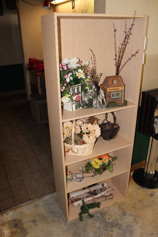 lot 45 image: 4-Shelf Cabinet