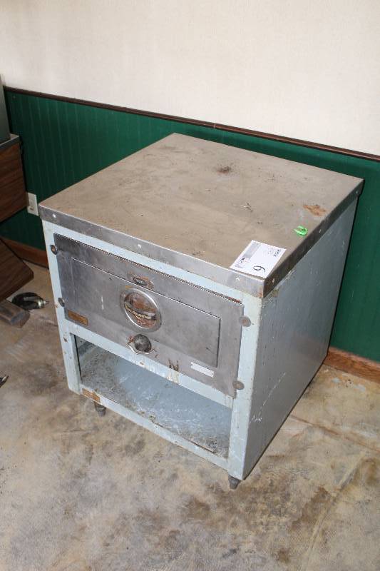 lot 9 image: NSF Toastmaster Commercial Oven