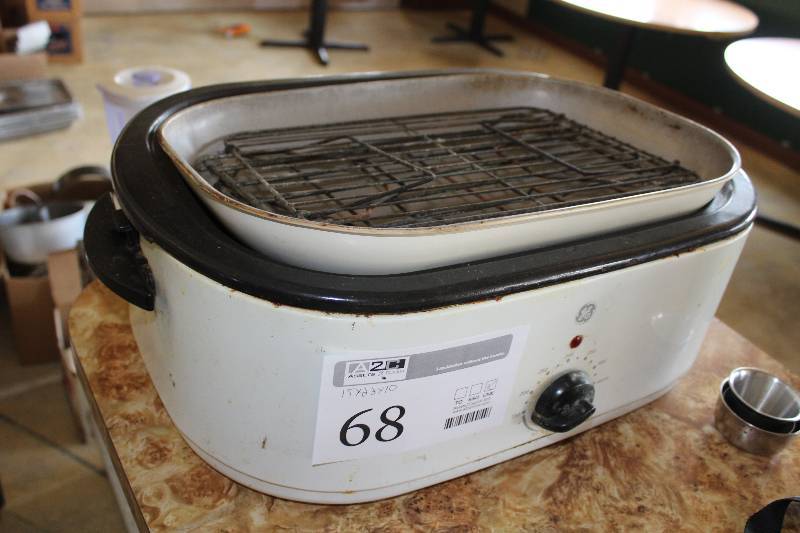 lot 68 image: GE Electric Cooker