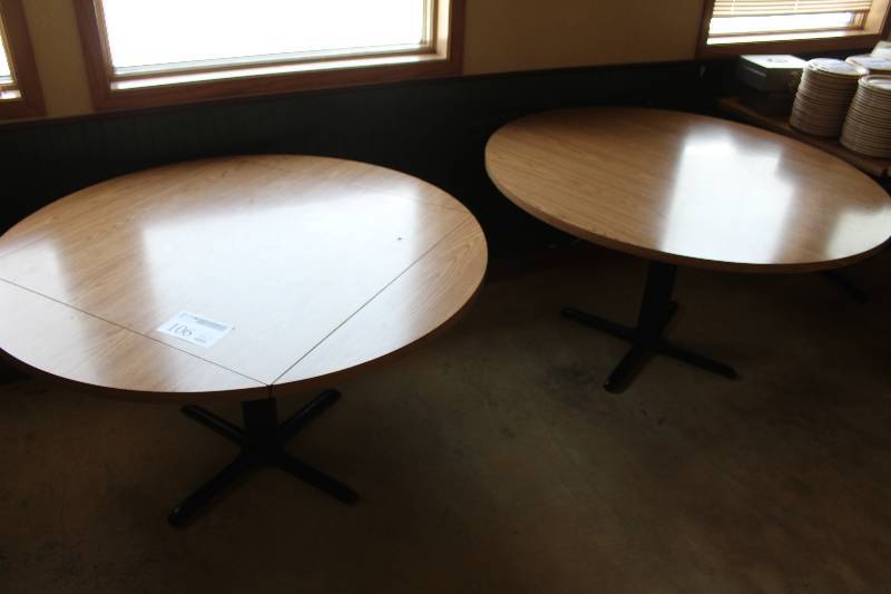 lot 106 image: Lot of (2) Tables