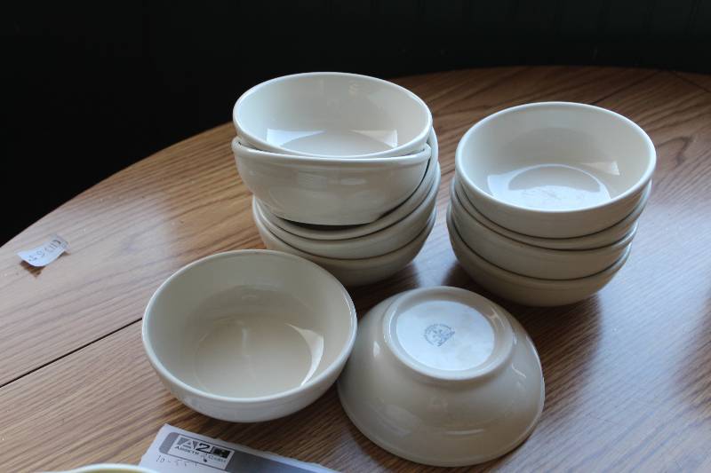 lot 140 image: Lot of (10) Homer Laughlin China 5.5in. Bowls