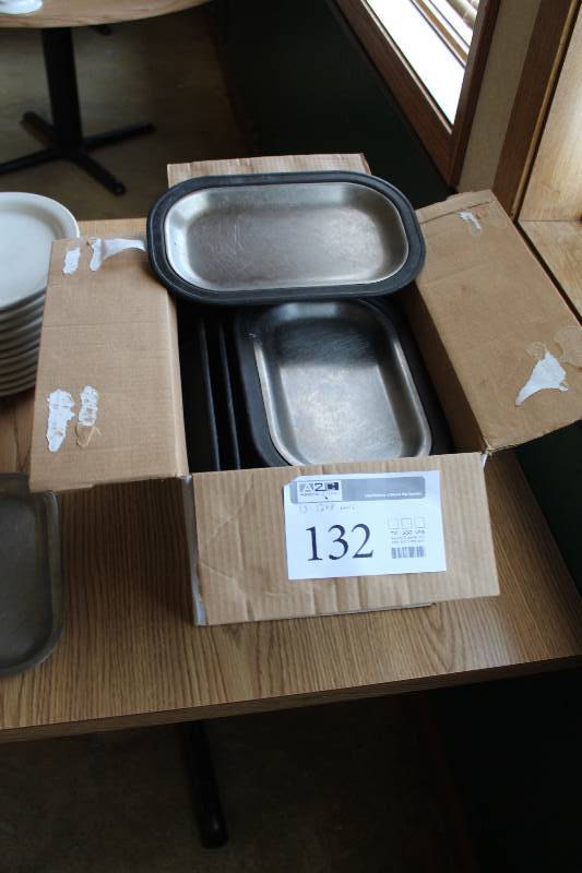 lot 132 image: Lot of (13) Serving Ideas 12x8in. Warming Pans