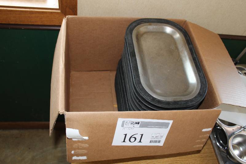 lot 161 image: Lot of (14) Serving Ideas Hot Serving Plates