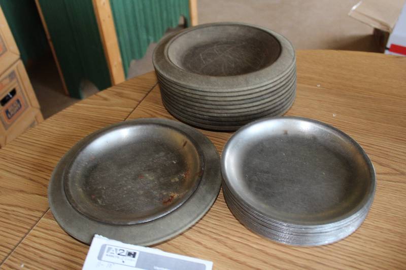 lot 151 image: Lot of (11) 10in. Hot Plate Servers