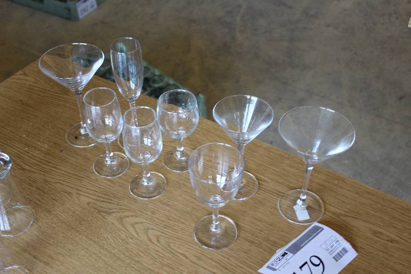 lot 179 image: Lot of (8) Coctail Glasses