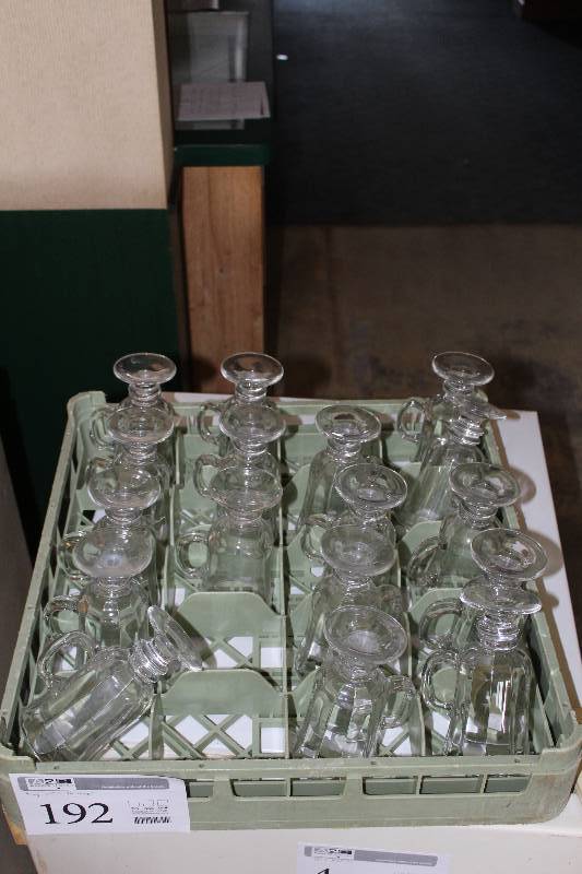 lot 192 image: Lot of (16) Glass Mugs w Wash Tray