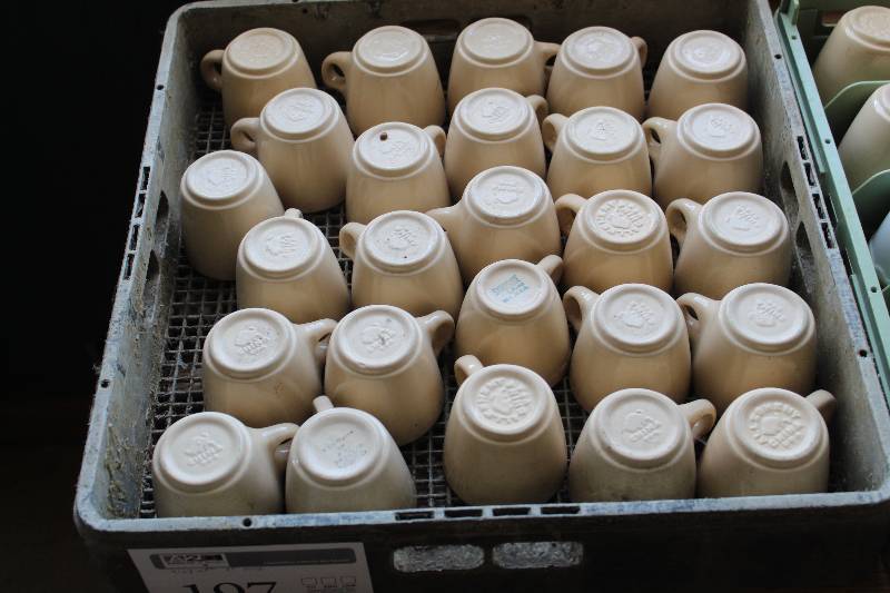 lot 197 image: Lot of (25) Alegheny China Coffee Cups w Wash Tray