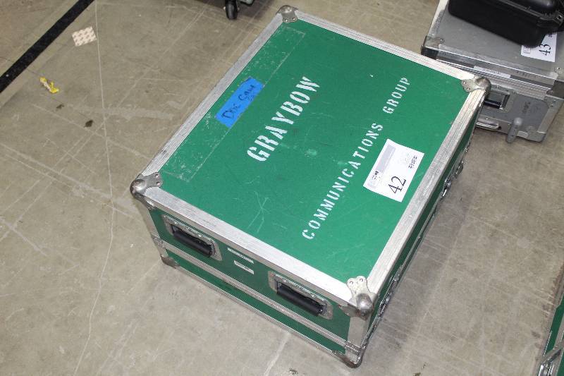 lot 42 image: Elmo Visual Presenter EV-500 AF w Road Case