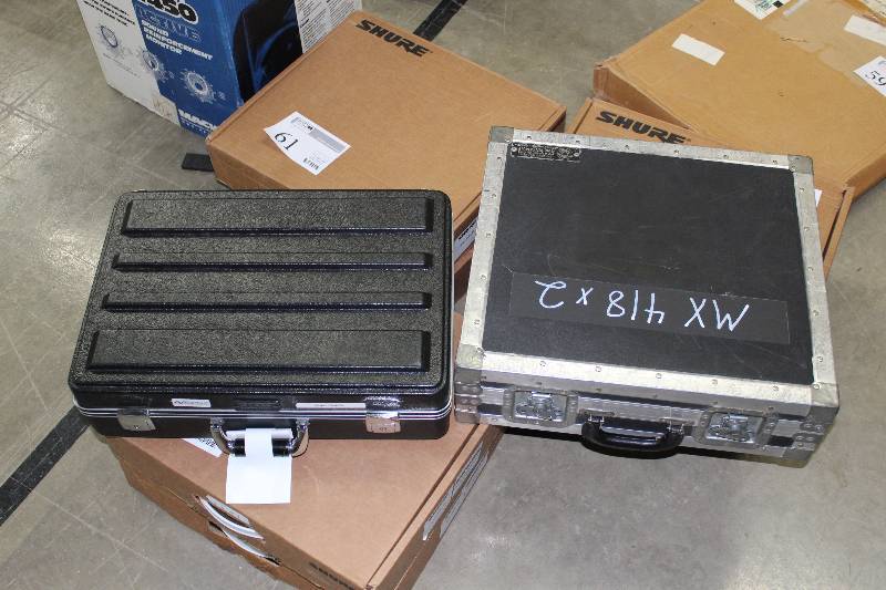 lot 86 image: Lot of (3) Shure Microphones w Cases