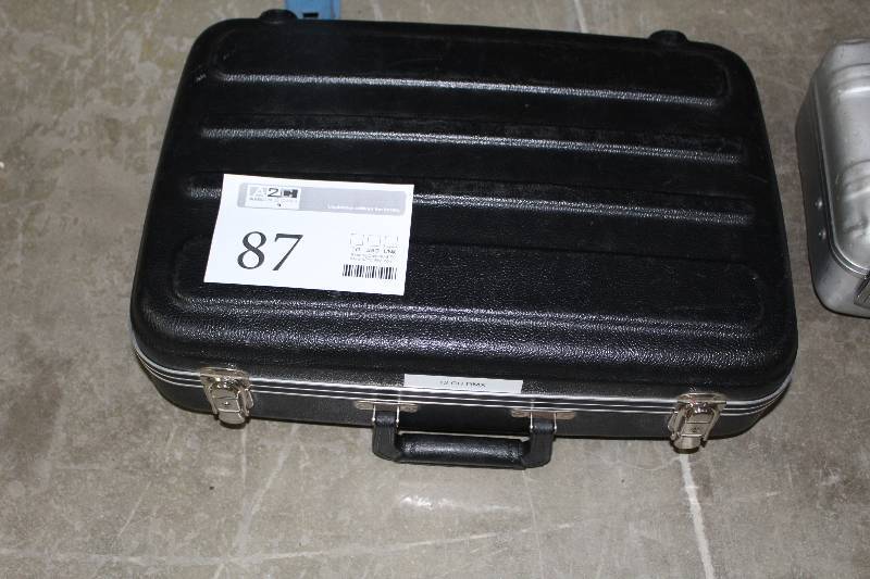 lot 87 image: Leprecon 612 Mixer w Hard Case