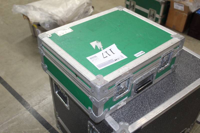 lot 117 image: Extron Rack-Mount USP 405 Universal Signal Processor w Road Case